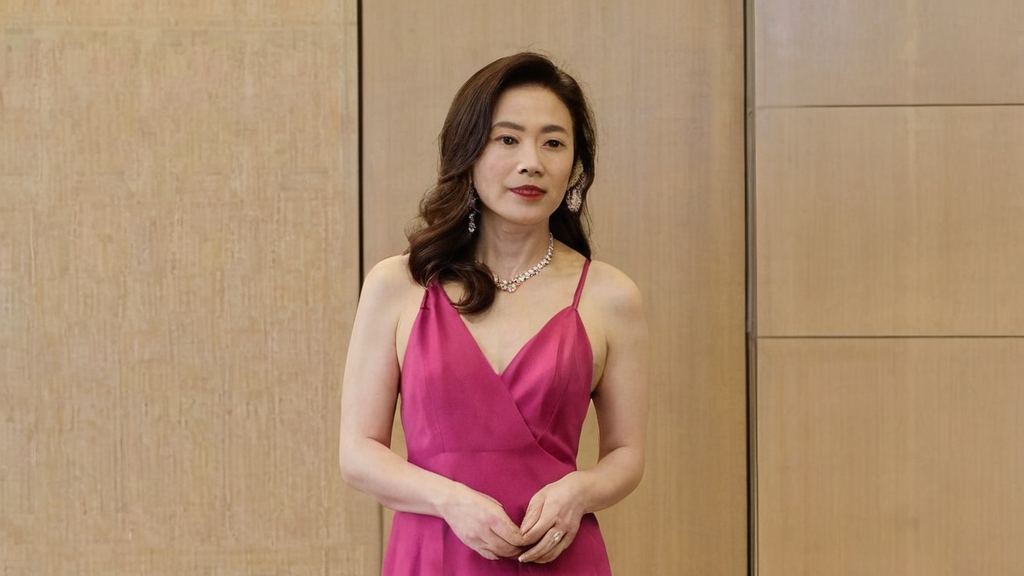 陈数简约时尚街拍演绎熟女潮范引发关注剧场明星关系变化