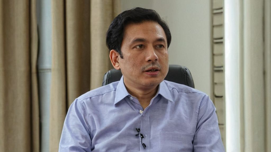杨紫秦俊杰在物是人非的分手月引发热议 网红直播背后有何隐情