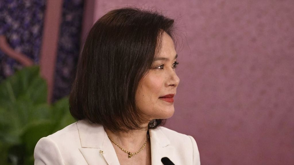揭秘一位年轻女明星的转变希望能给娱乐吃瓜酱化身时尚达人