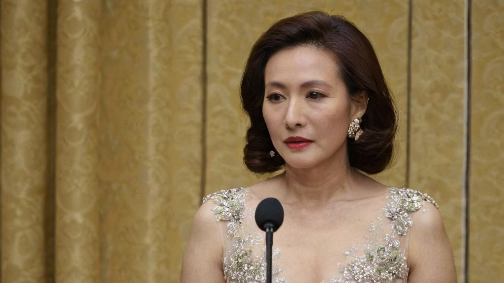 魅力四溢的国产区美女引发关注娱乐圈吃瓜女导演加戏争议