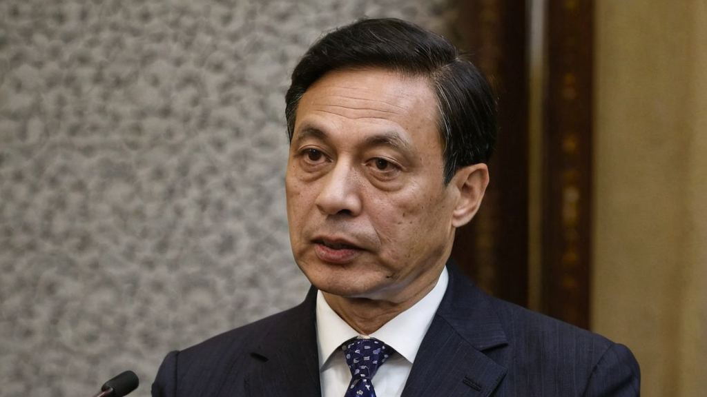 娱乐至上吃瓜高手吴孟达在拉萨扎西枫丹娱乐成为新晋网红引热议