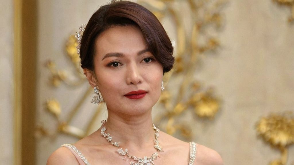 娱乐吃瓜酱买的知名明星账号引发网友猜测 连接军旅文化的真实女网红成为焦点